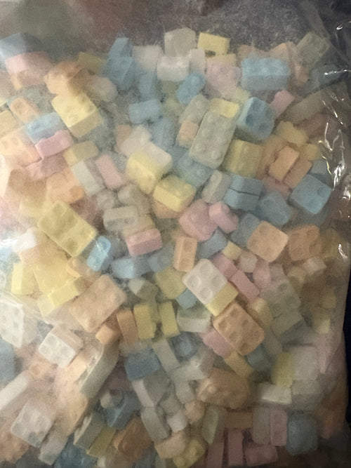 Bonbon en forme de lego dextrose. Bonbon gélifié